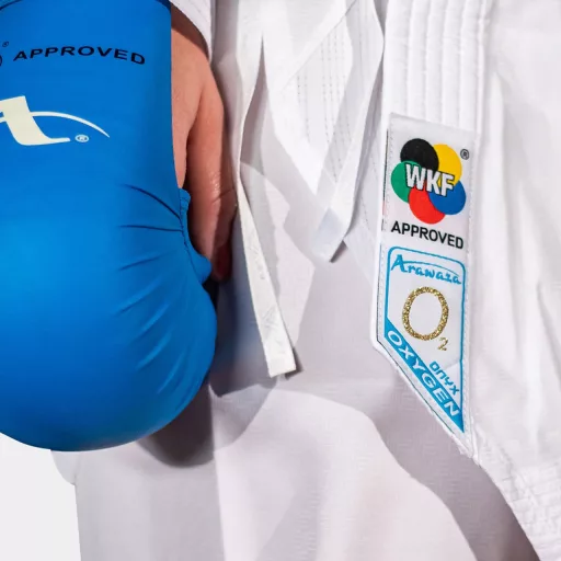 Arawaza Onyx Oxygen PREMIERE LEAGUE WKF kumite karate ruha 150 cm, kék hímzéssel